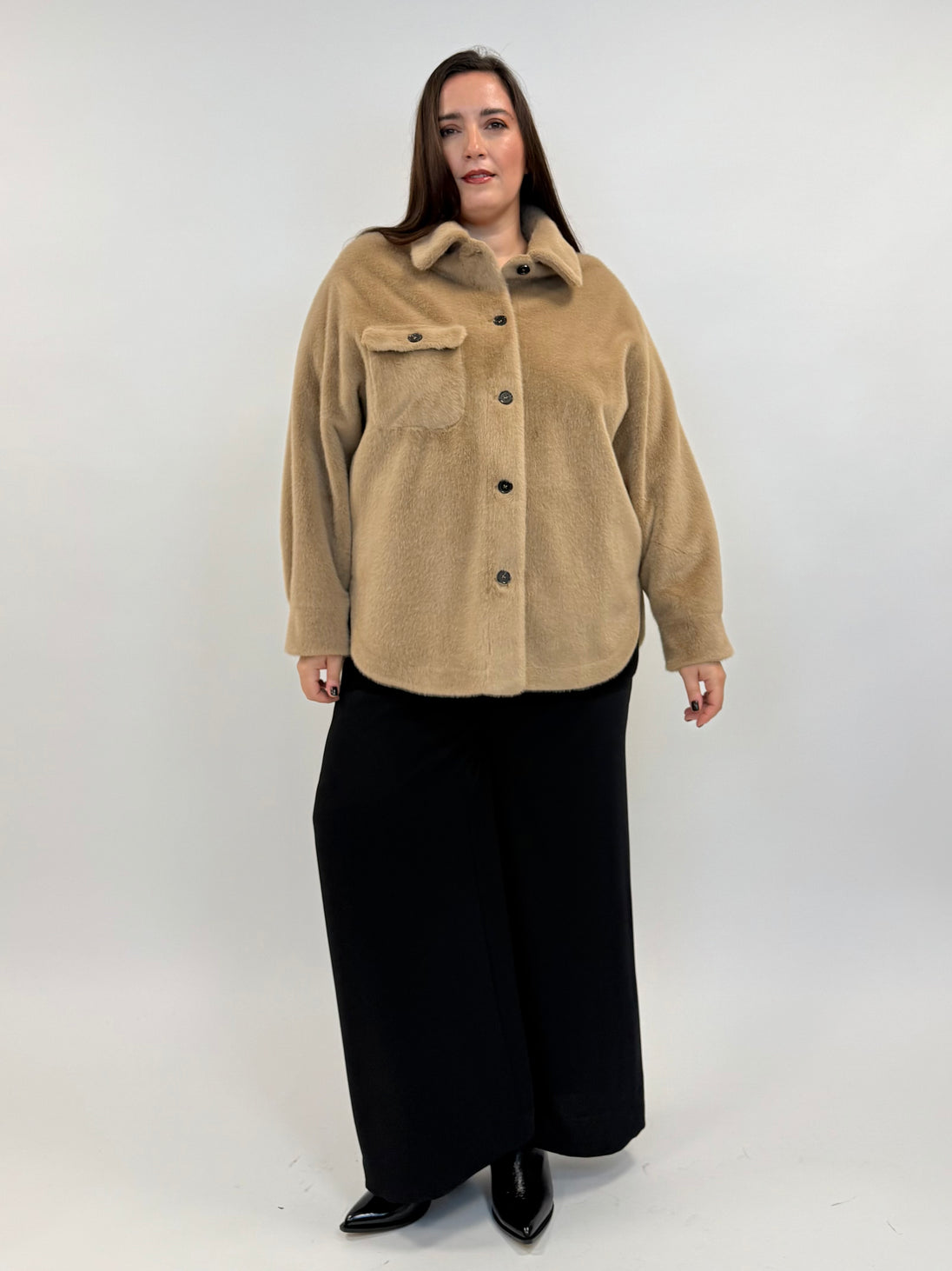 Fake Fur Hemdjacke in Camel von White Label by Rofa_grosse Grössen_DE BOER plus Luzern_3