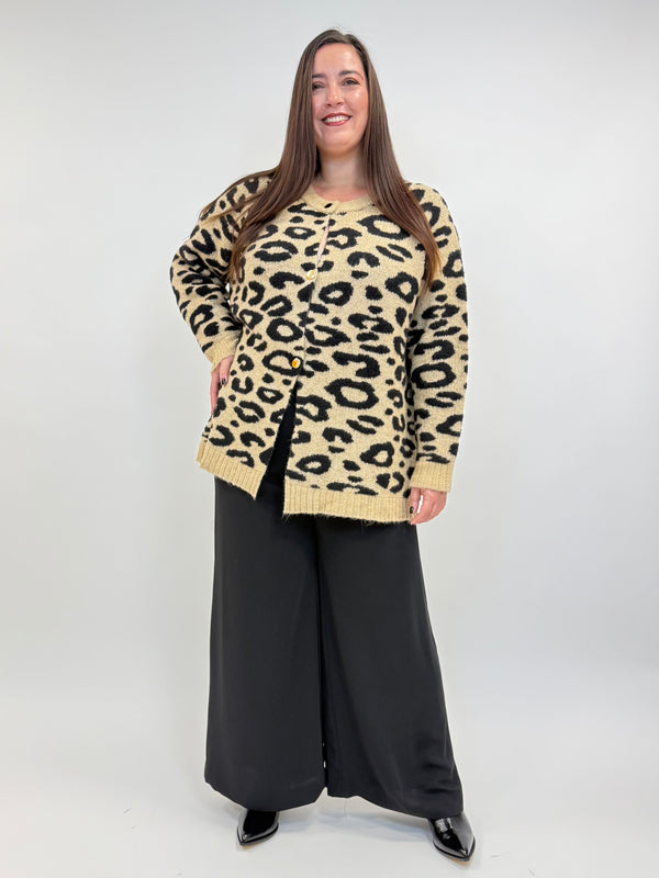 Strickjacke mit Goldknöpfen in Leo-Print von YOEK_grosse Grössen_DE BOER plus Luzern_1