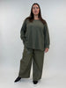 weite Fake Lederhose in Khaki von Yoek_grossen Grössen_DE BOER plus Luzern_1
