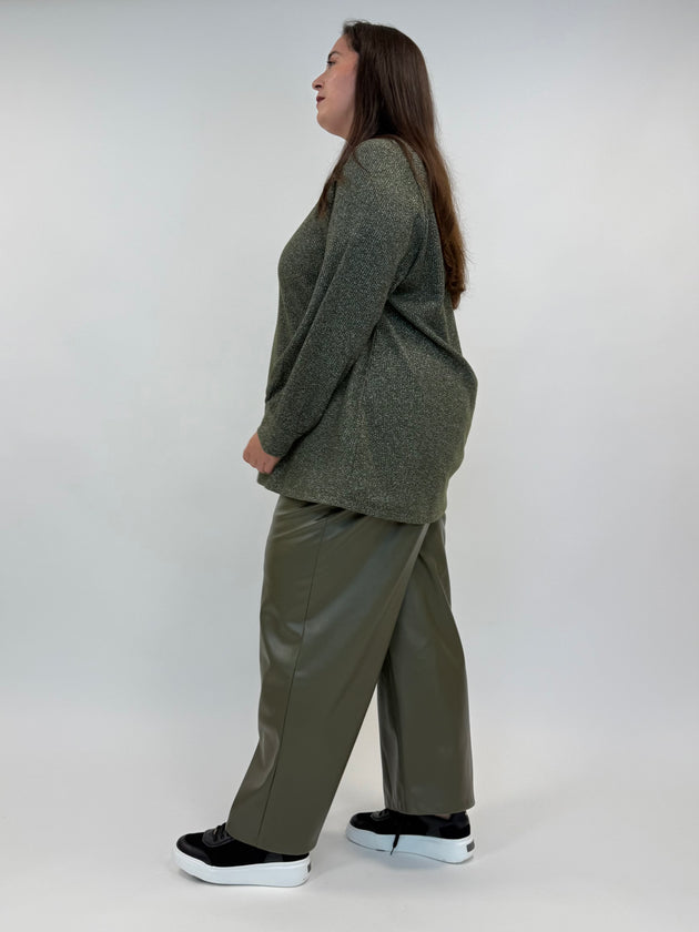 weite Fake Lederhose in Khaki von Yoek_grossen Grössen_DE BOER plus Luzern_3
