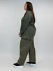 weite Fake Lederhose in Khaki von Yoek_grossen Grössen_DE BOER plus Luzern_3
