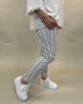 gestreifte Baumwollhose in Hellblau mit Weiss und Beige_Raphaela by Brax_grosse Grössen_ DE BOR plus Luzern 