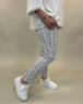 gestreifte Baumwollhose in Hellblau mit Weiss und Beige_Raphaela by Brax_grosse Grössen_ DE BOR plus Luzern 