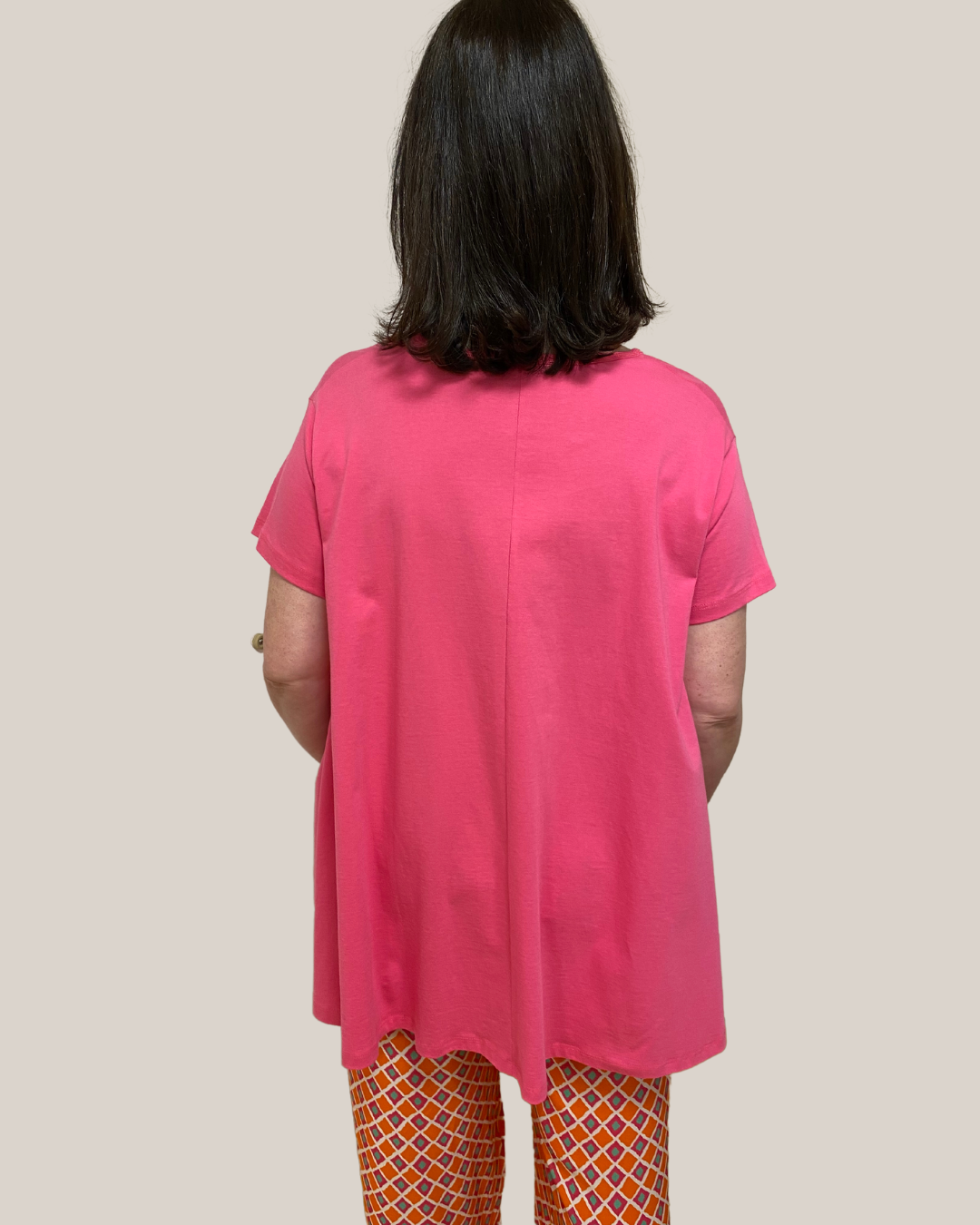 T-Shirt mit V-Ausschnitt und A-Form in Pink