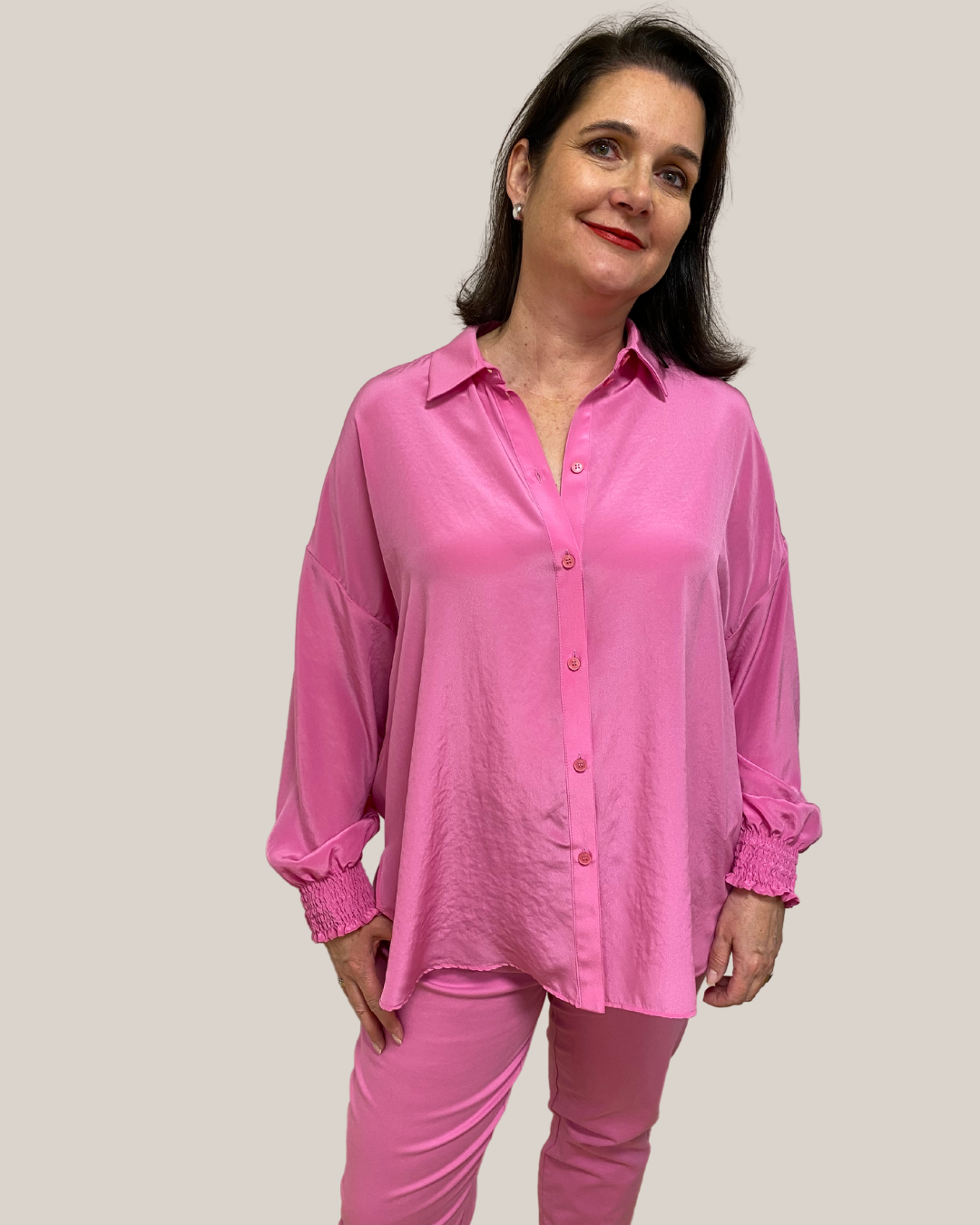 pink Bluse mit leichten Rüschen im Rücken von Riani - grosse Grössen - deboerplus