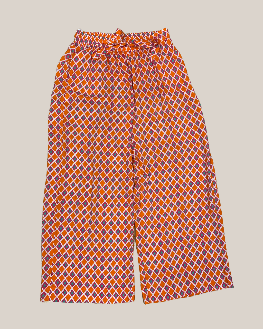 Weit geschnittene Hose in Rhomben-Print