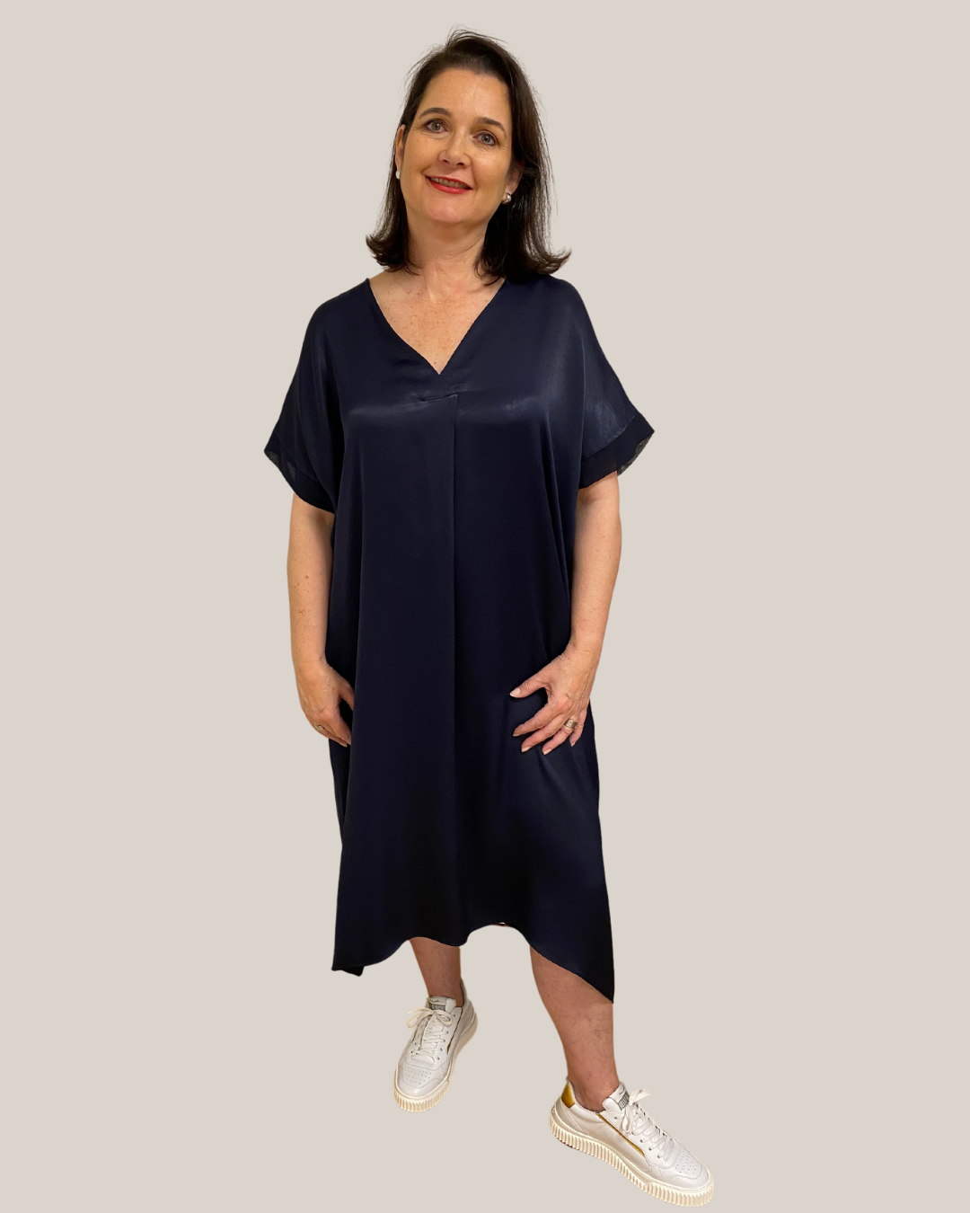 satinierter Kaftan-Kleid mit V-Ausschnitt von Yoek - grosse Grössen - deboerplus
